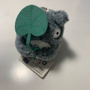 totoro plush with leaf